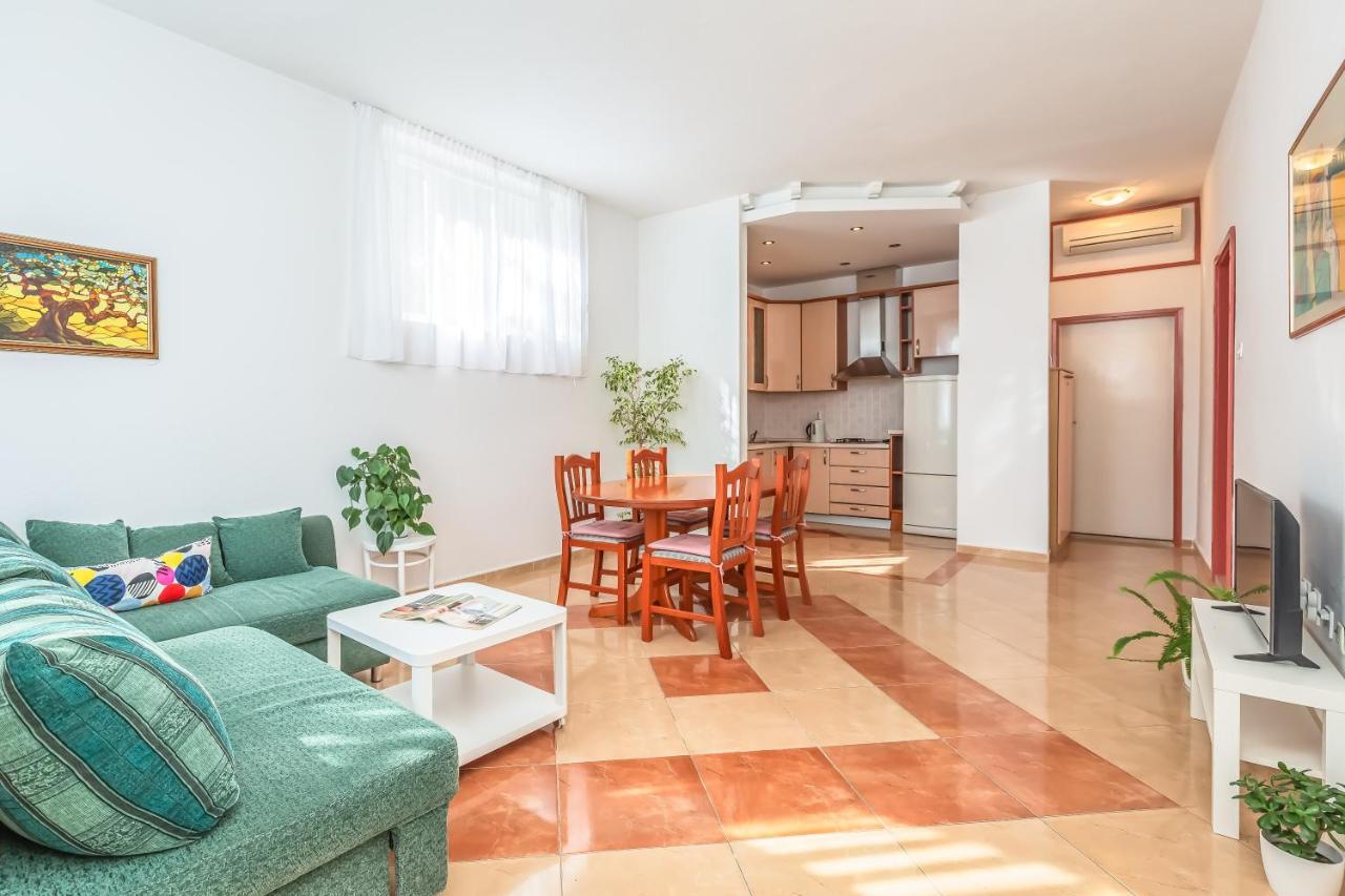 Daniela Apartment Makarska